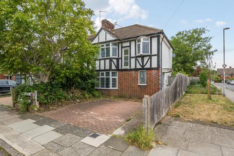3 bed property, in Barnfield Avenue, £775,000