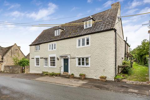 5 bed property, in Kington St Michael, £700,000