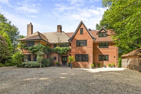 5 bed property, in Square Drive, £1,975,000