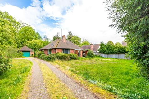 3 bed property, in Wash Water, £550,000