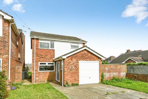 3 bed property, in Turner Close, £475,000