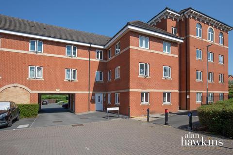 2 bed property, in Saltash Road, £140,000