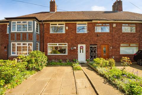 3 bed property, in Whitney Road, £200,000