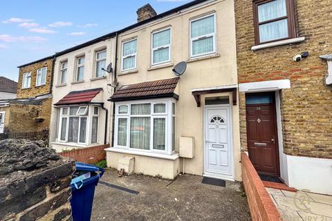 3 bed property, in Endsleigh Road, £420,000