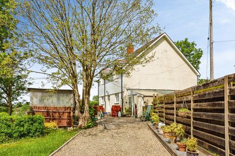 4 bed property, in Coed Y Bryn, £280,000