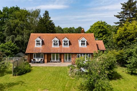 4 bed property, in New Lane, £999,950