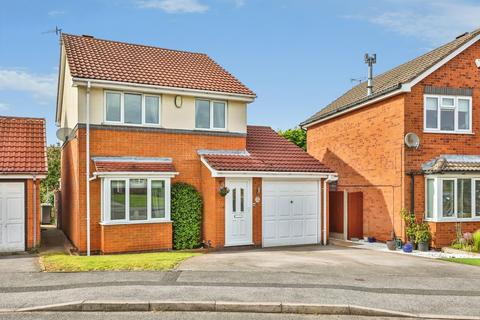 3 bed property, in Hatton Gardens, £325,000
