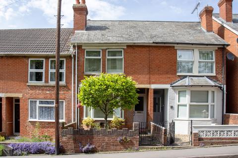 3 bed property, in Station Approach, £425,000
