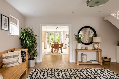 5 bed property, in Blackstone Hill, £1,600,000