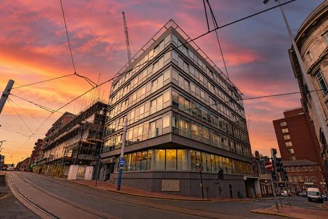 1 bed property, in West Street, £90,000