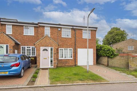 3 bed property, in Old Barn Road, £500,000