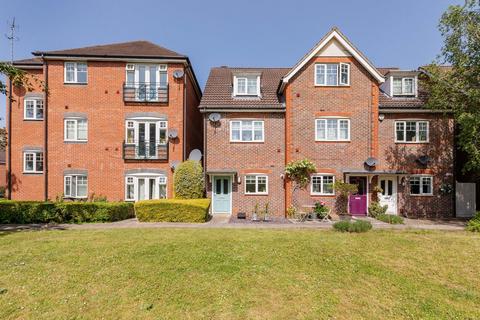 3 bed property, in Barley Mead, £500,000