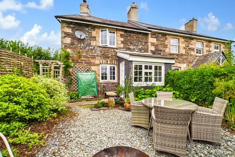 2 bed property, in St. Neot, £250,000