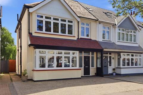 4 bed property, in Brunswick Road, £520,000