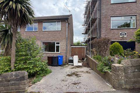 3 bed property, in Fir Street, £200,000