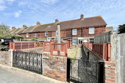 3 bed property, in Eastbridge Road, £280,000