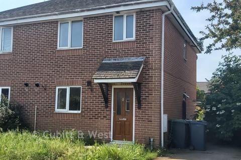 3 bed property, in Westfield Avenue, £300,000