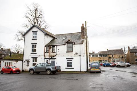 2 bed property, in Market Place, £150,000