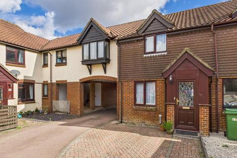 2 bed property, in Smiths Mead, £300,000