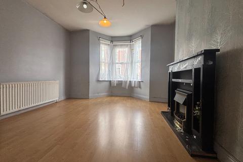 5 bed property, in Hampstead Road, £155,000
