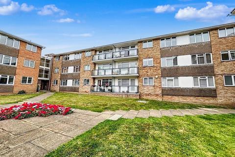 2 bed property, in Westbrook, £245,000