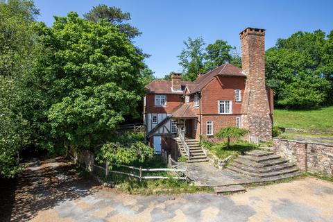 4 bed property, in Alice Bright Lane, £1,185,000