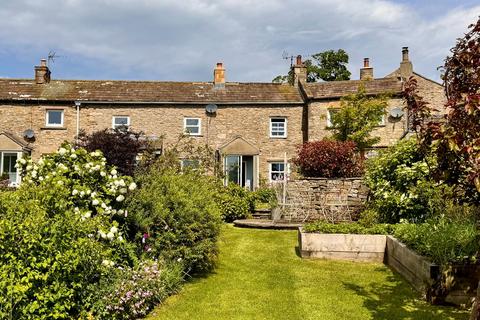 2 bed property, in The Cottage, £300,000