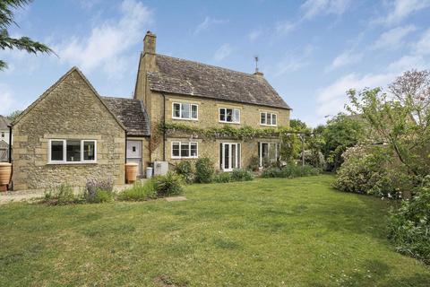 4 bed property, in Rixon Gate, £775,000
