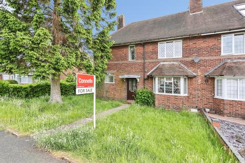 4 bed property, in The Close, £335,000