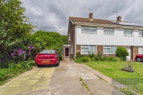 3 bed property, in Austen Way, £290,000