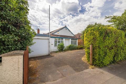 3 bed property, in Royston Way, £700,000