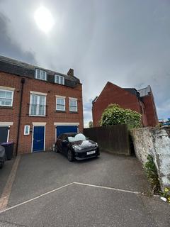 3 bed property, in St. Anns Wharf, £190,000