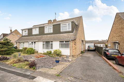 3 bed property, in Turnpike Way, £400,000