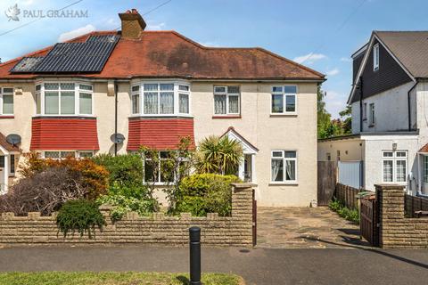 5 bed property, in Beddington Gardens, £775,000