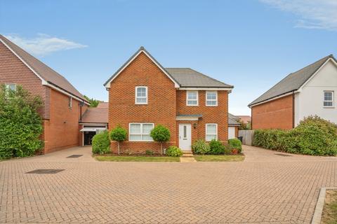 4 bed property, in Wodehouse Close, £465,000