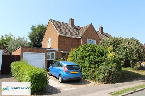 3 bed property, in Moor Copse Cl, £512,500