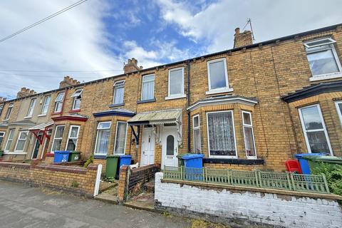 2 bed property, in Gordon Street, £125,000
