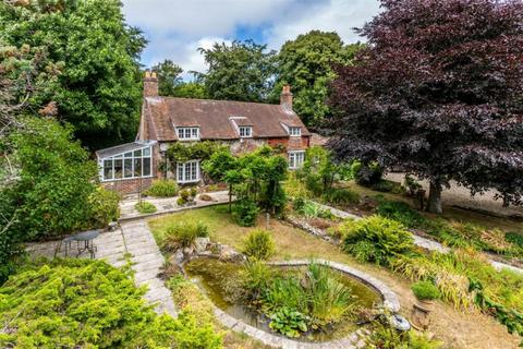 4 bed property, in Forestside Road, £1,395,000