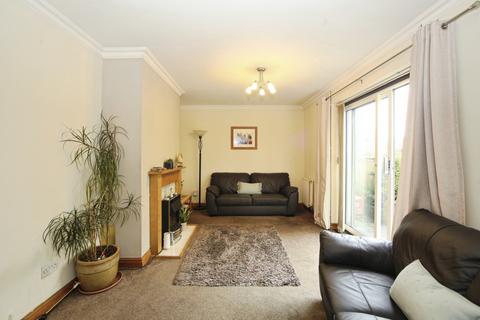 3 bed property, in Dynea Road, £250,000