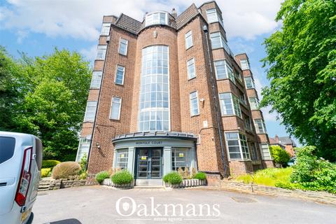 3 bed property, in Hagley Road, £240,000