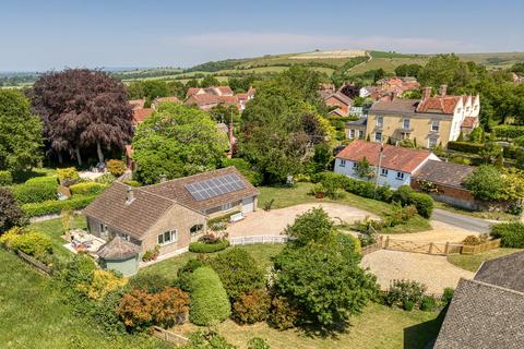 3 bed property, in 36a, £765,000