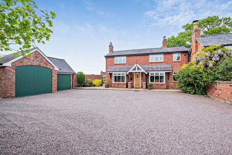 3 bed property, in Oldcastle, £650,000