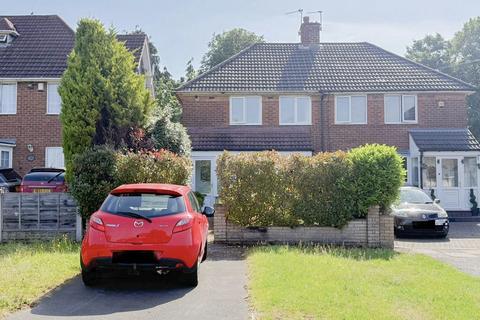 3 bed property, in Turfpits Lane, £240,000