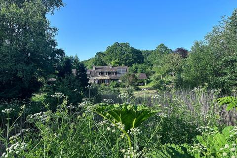 5 bed property, in Mill Orchard, £1,650,000