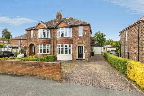 3 bed property, in Woodland Road, £290,000