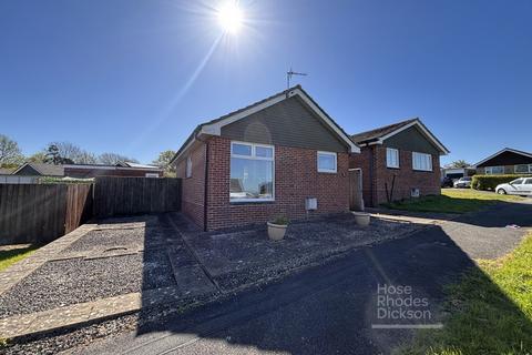 2 bed property, in Greenwood Walk, £250,000