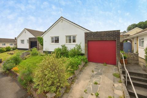 3 bed property, in Russell Close, £280,000