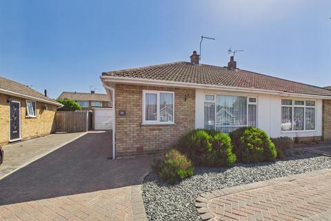 2 bed property, in Oatland Road, £199,950