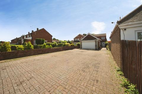 3 bed property, in Sowerby Avenue, £400,000