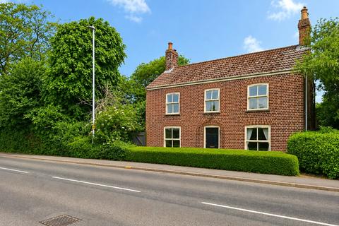 3 bed property, in Spalding Road, £260,000